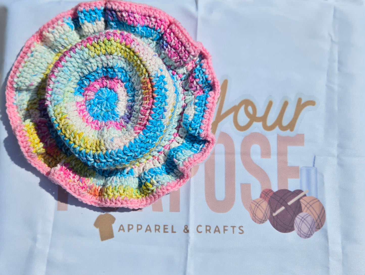 PASTEL RAINBOW BUCKET HAT